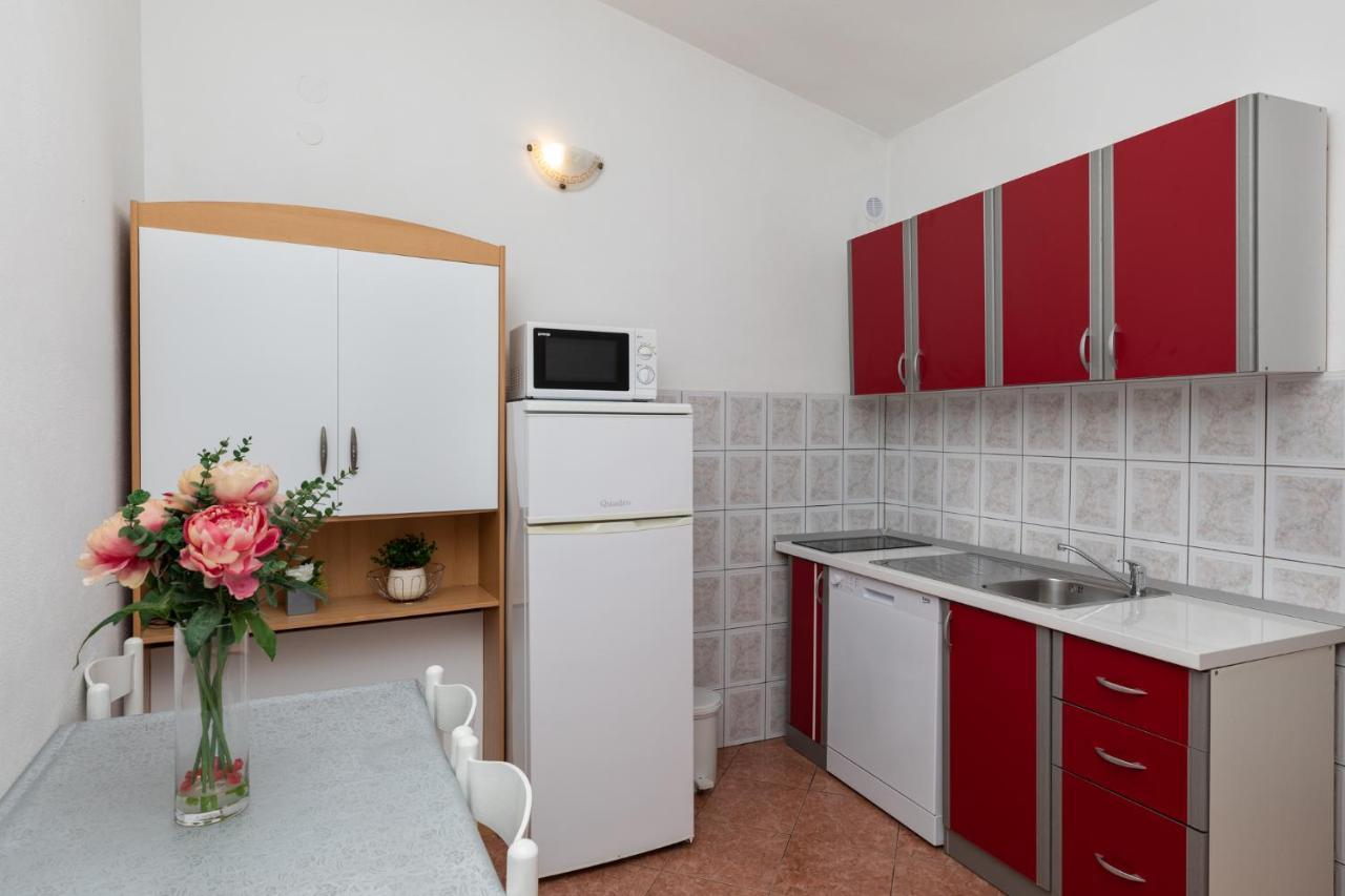 Apartments Marijo Mimice Exterior photo